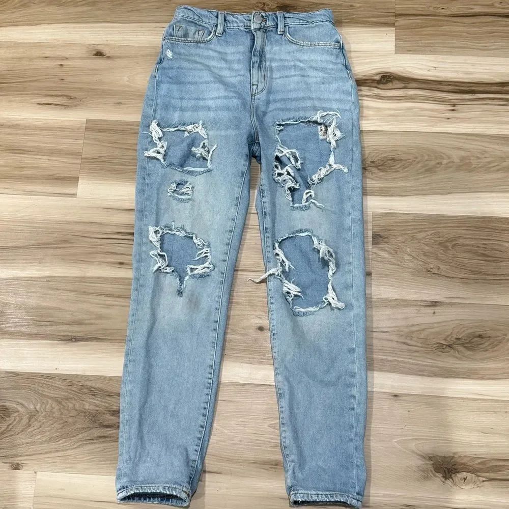 Urban Outfitters BDG High Rise Mom Distressed Light Blue Jeans Women’s 27